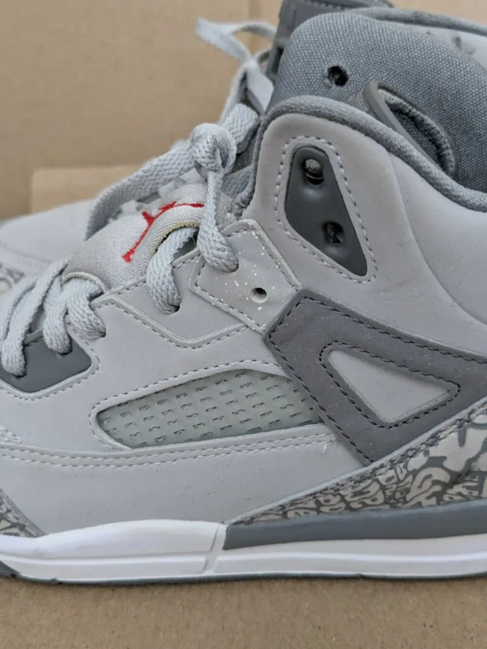 Air Jordan Boy's Spizike 'Wolf Grey' 315371-014  Size 3Y Gray